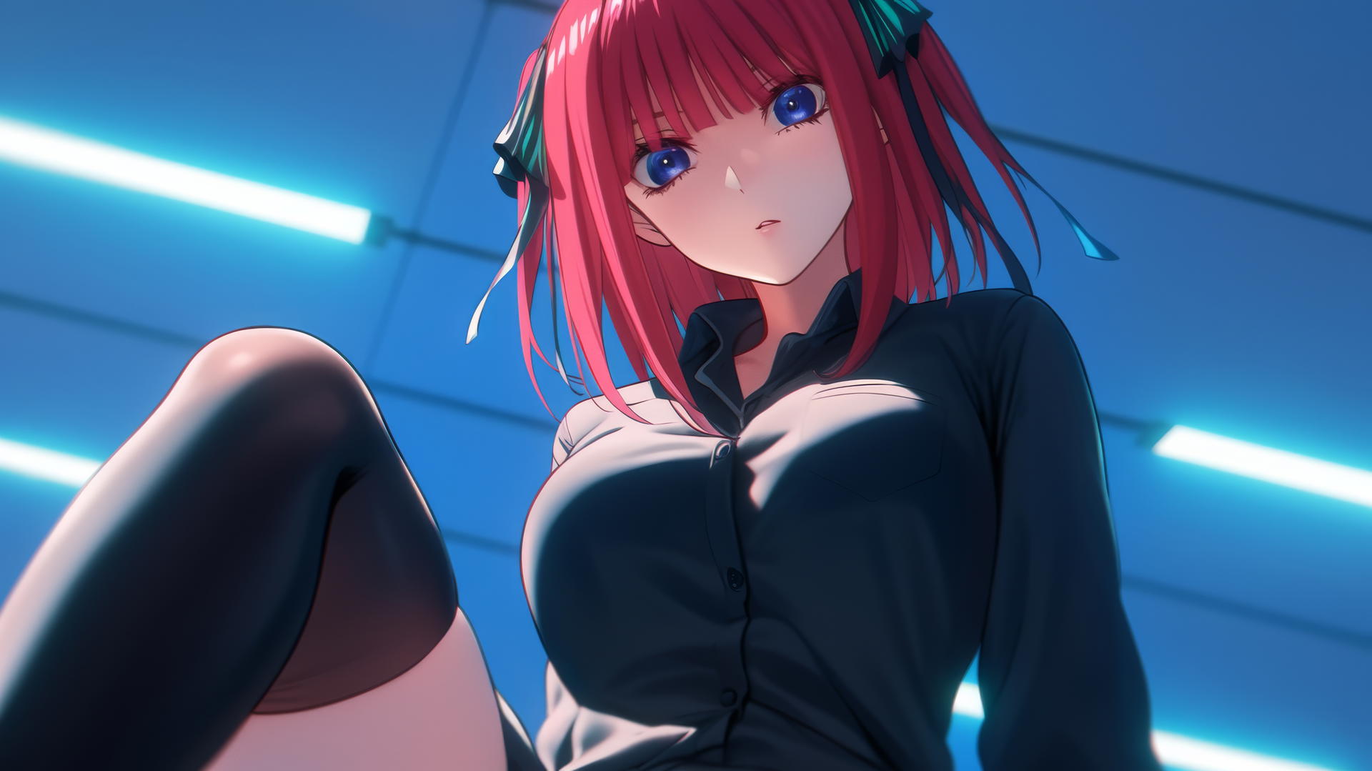 Nino Nakano in JK uniform kneeling and leaning with dark blue eyes and reddish pink hair.